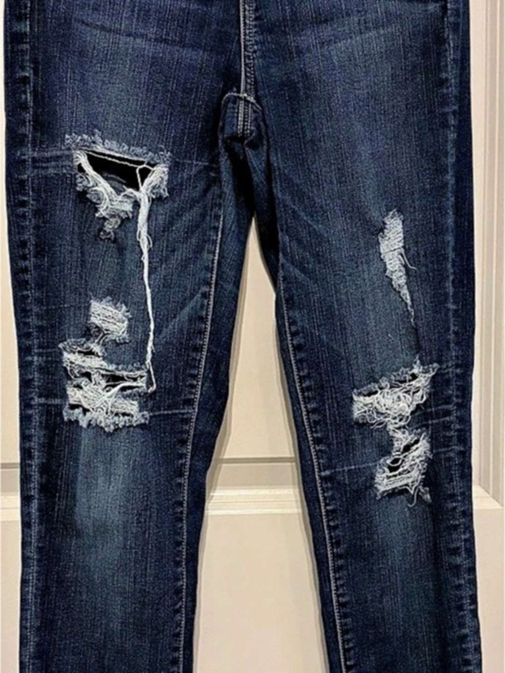 American Eagle Super High-Waisted Ripped Jegging Skinny Jeans